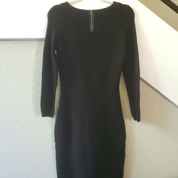 Black sweater dress in very good condition by Andrew Marc New York - Picture 3 of 4